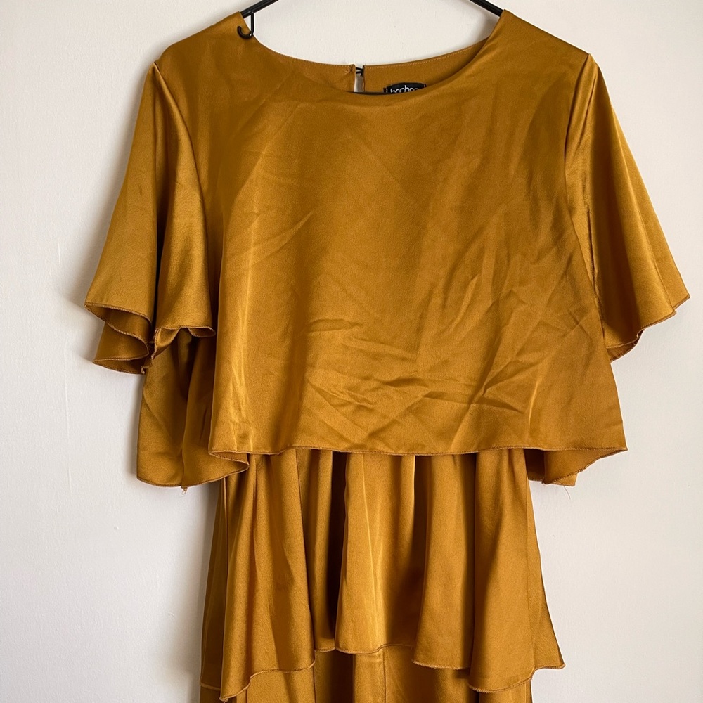 Boohoo Women’s Satin dress in gold, Size 14